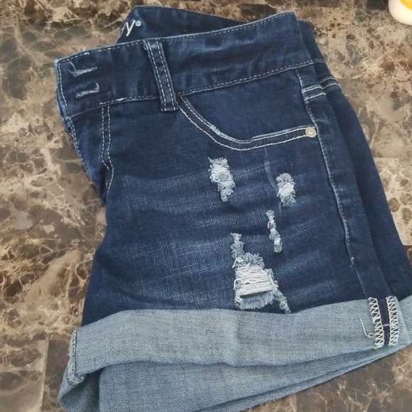 Jean shorts - Picture 3 of 3